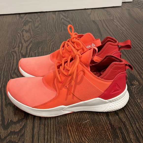 Reebok - Picture 2 of 4